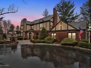 100 Colonial Dr, Wyoming, PA 18644