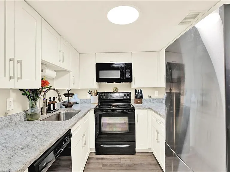 1707 E New Orleans Ave — Photo 6