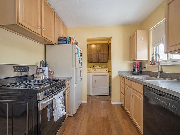 4th image of 1265 Commonwealth Ave