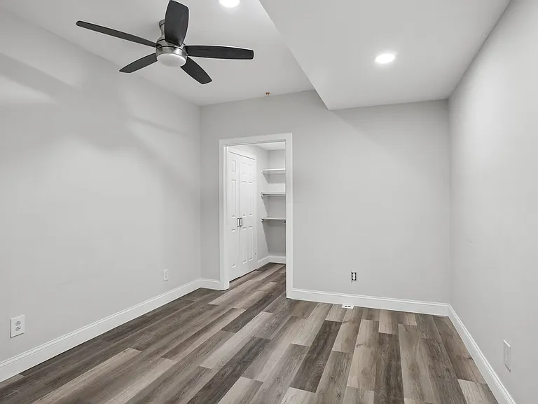 166 Shilling Ave — Photo 1