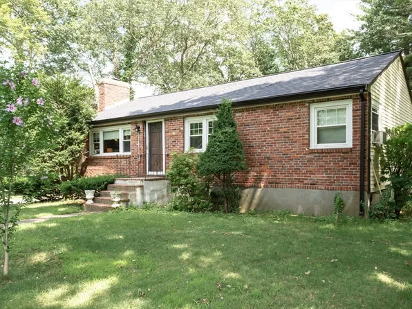 36 Sybil St, Walpole, MA 02081