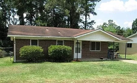 619 Elm St