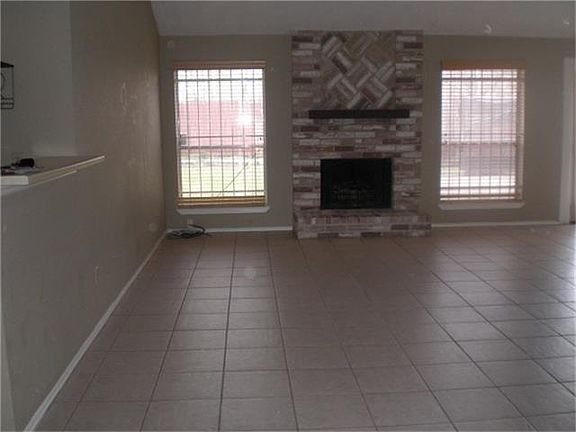 5th image of 7530 Flair Oaks Dr