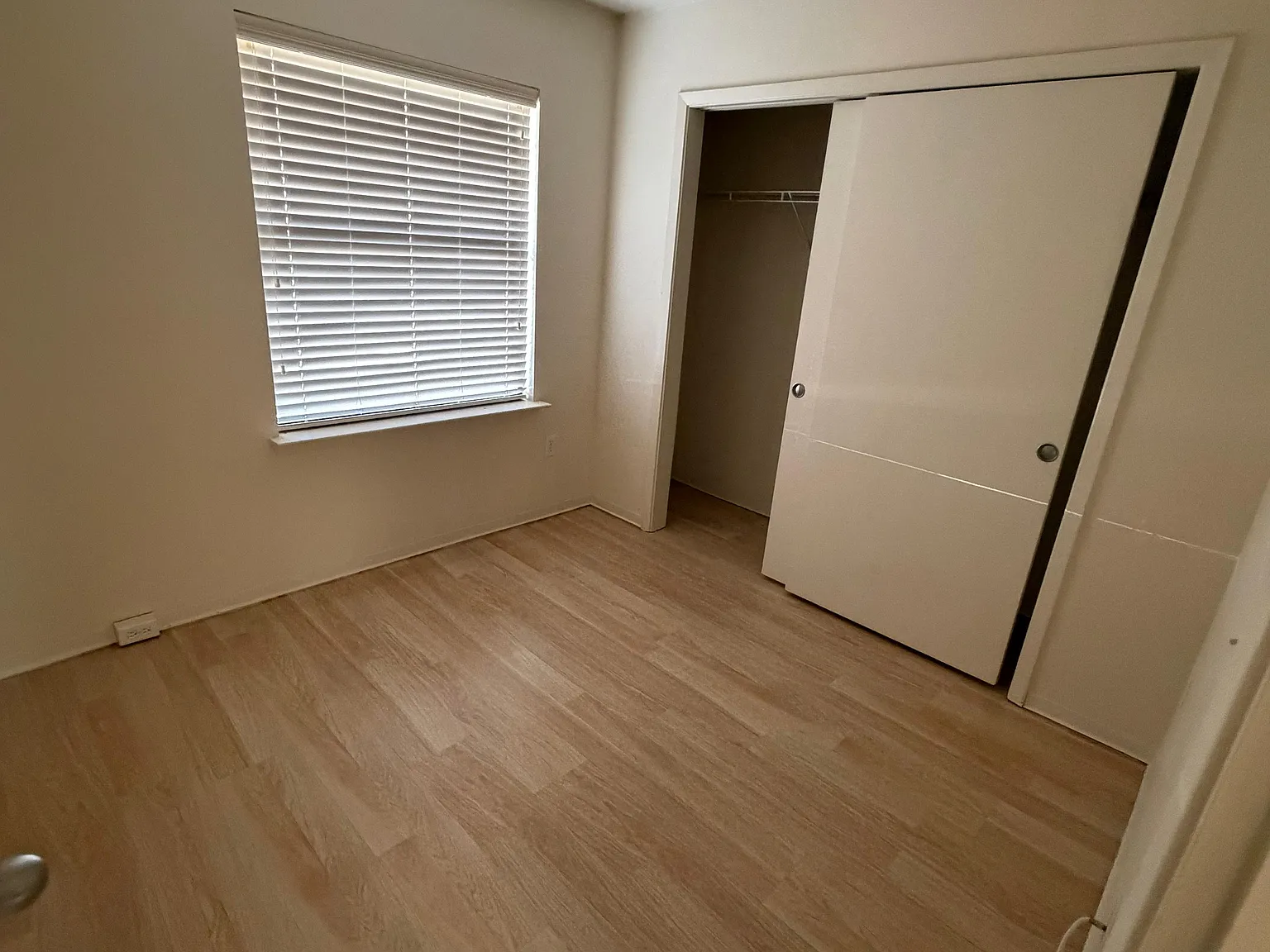 3 bed, 1.5 bath, $900 — Photo 3