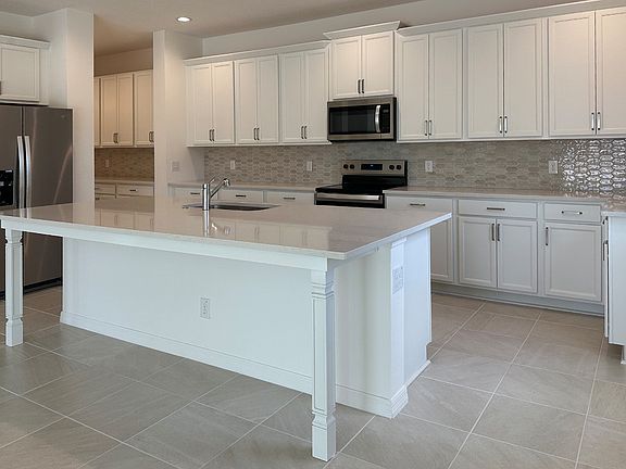 Modern Open-Concept Kitchen in Central Florida Home
