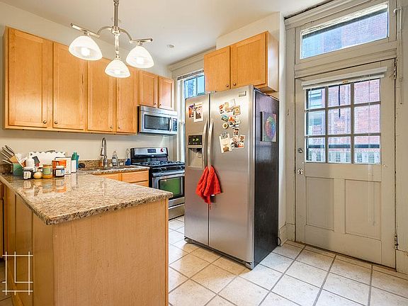 4th image of 48 W Hubbard Ave #48