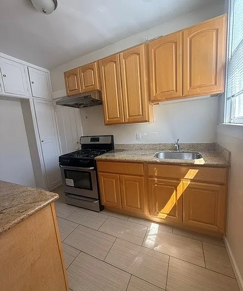 1351 California St #10 — Photo 5