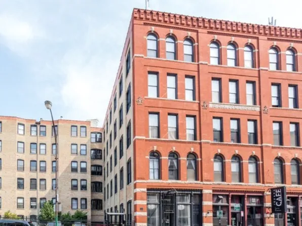 525 N Halsted St Unit 401, Chicago, IL 60642
