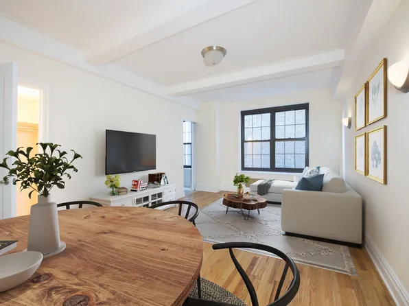 1 University Pl, New York, NY