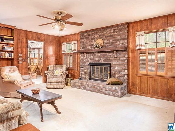 3rd image of 534 Creekview Cir
