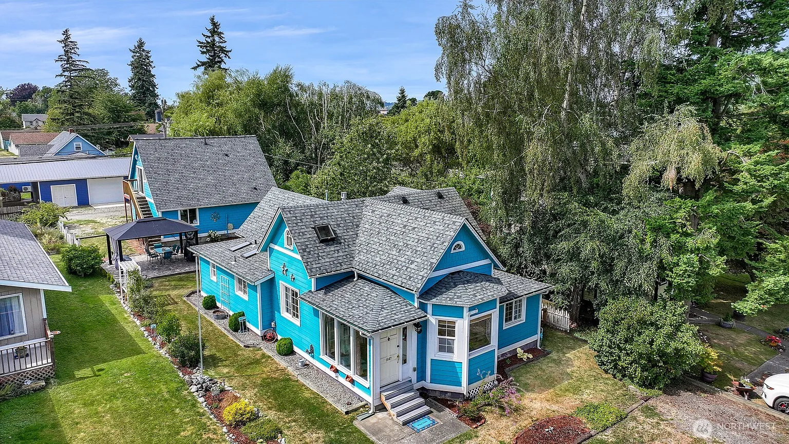 1047 Garfield Avenue photo 1