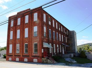 9 Maple St, Seven Valleys, PA 17360
