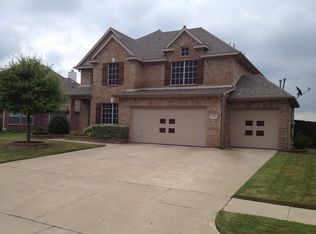 539 E Sandra Ln, Grand Prairie, TX 75052
