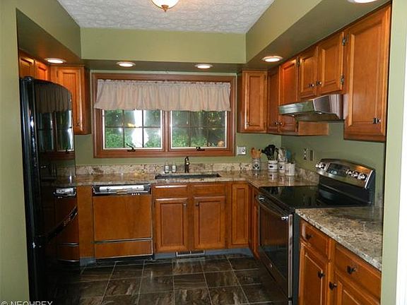 4th image of 7623 Oakridge Dr