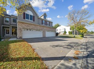 1358 White Oak Dr, Chaska, MN 55318