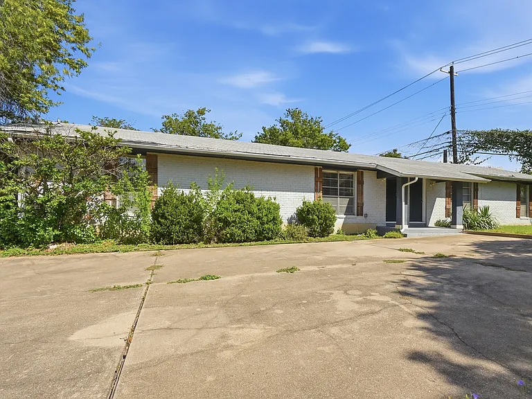 2712 Saint Edwards Cir #A — Photo 18