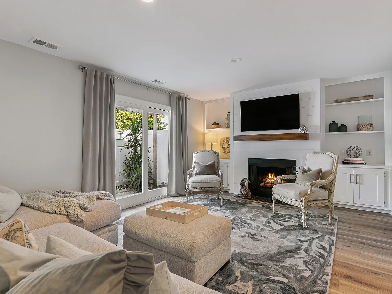 2 bed, 1120 sqft, $2,550 — Photo 3