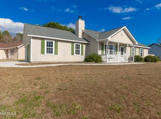 115 Fox Den Dr, Hubert, NC 28539