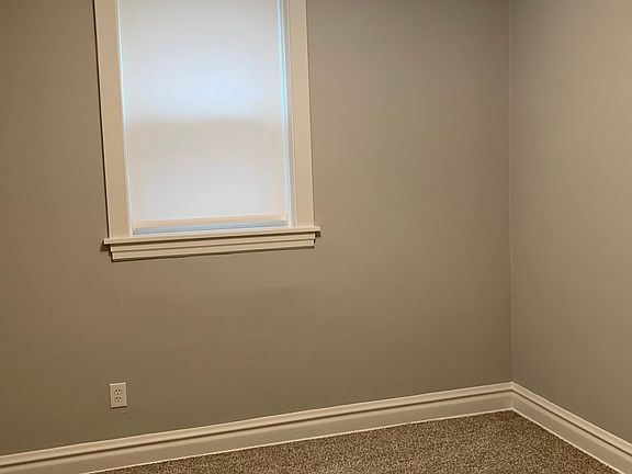 4th image of 4746 N Linder Ave #Basement