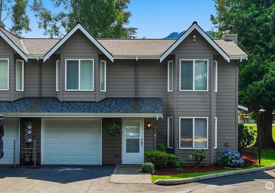 1st image of 321 SE Orchard Dr. #13