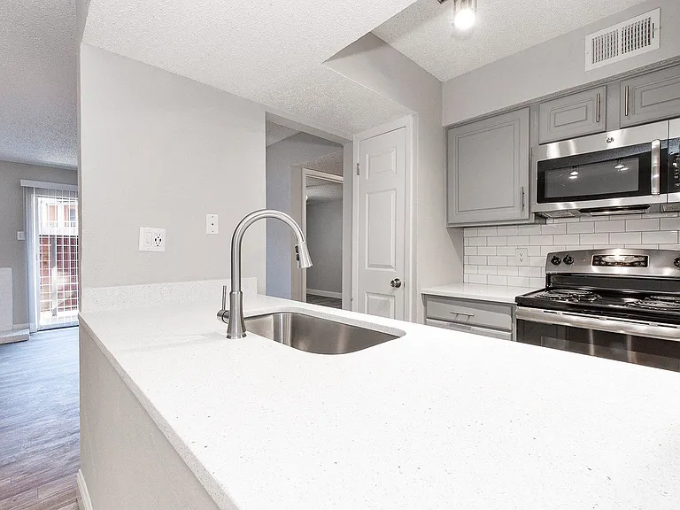 Vine Apartments — Photo 29