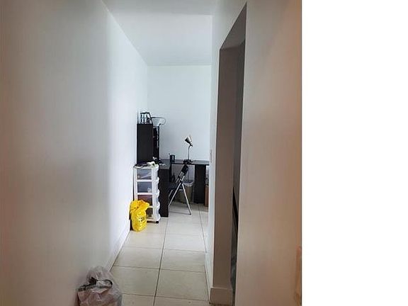 5th image of 2140 Calais Dr #B