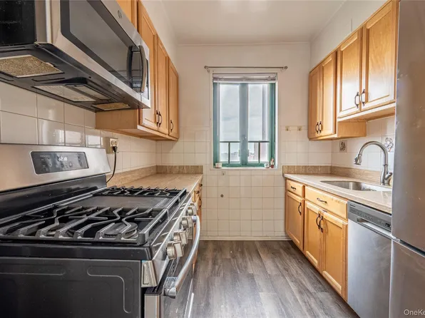 1604 Metropolitan Avenue #9G, Bronx, NY 10462