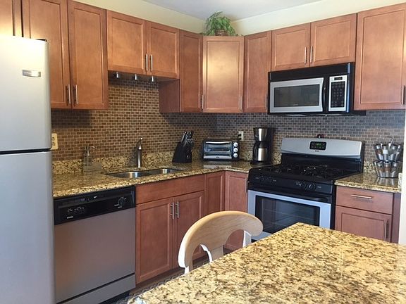 2nd image of 5 Palmetto Ct