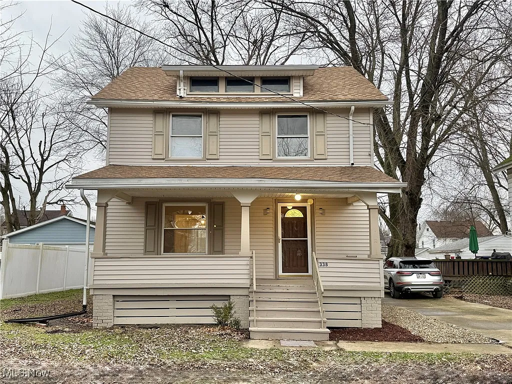 338 Arlington Blvd photo 1