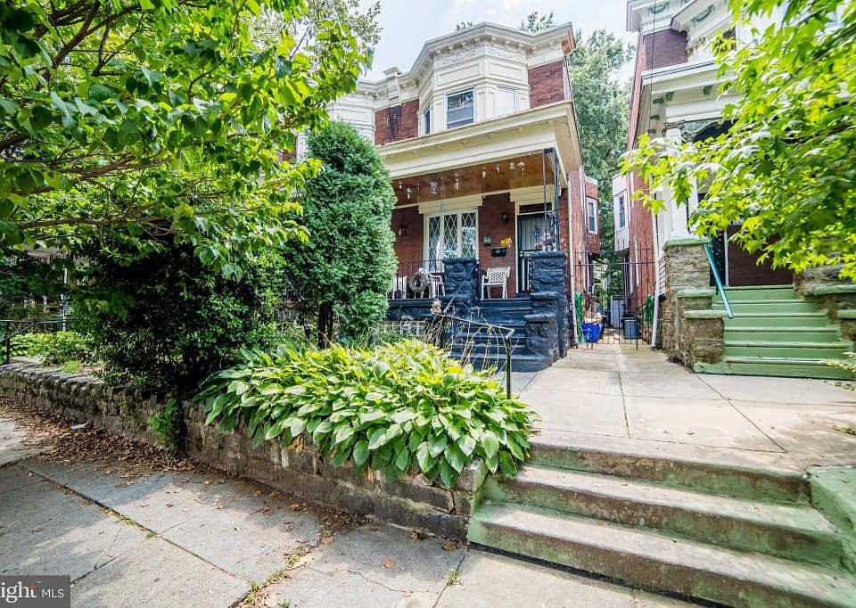 1st image of 5042 Larchwood Ave