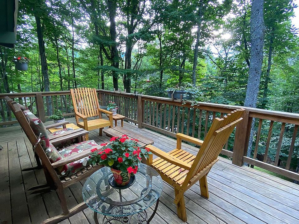 Large deck with treetop view