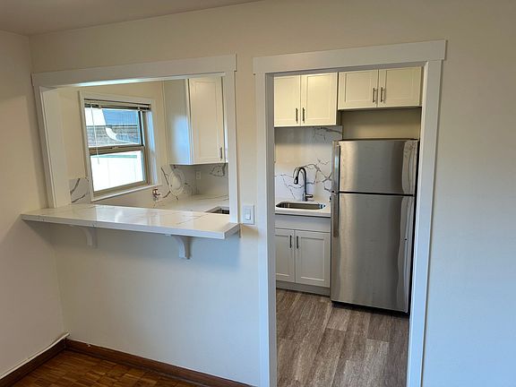 3rd image of 2520 32nd Ave W #205