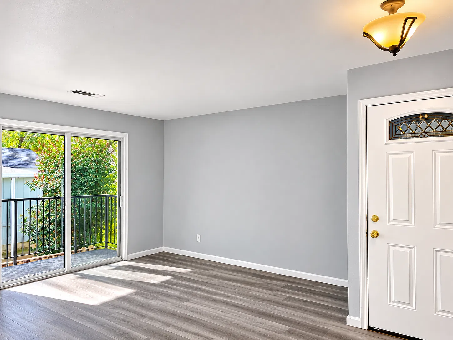 1 bed, 590 sqft, $1,200 — Photo 2