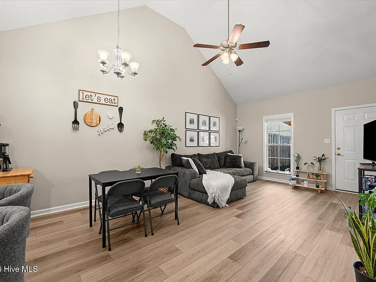 119 Grove Landing Ct — Photo 13