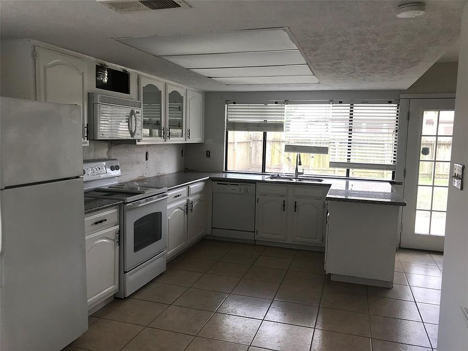 1st image of 15323 Mira Vista Dr