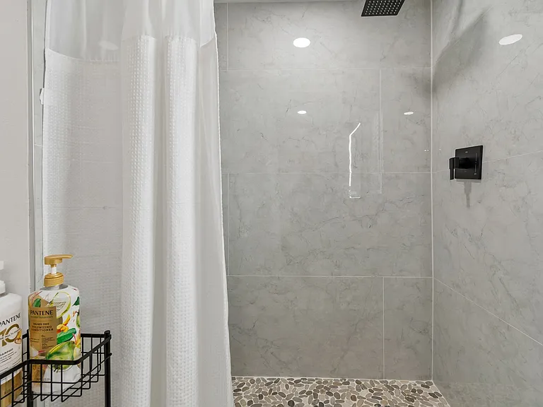 4906 W Cleveland St — Photo 39