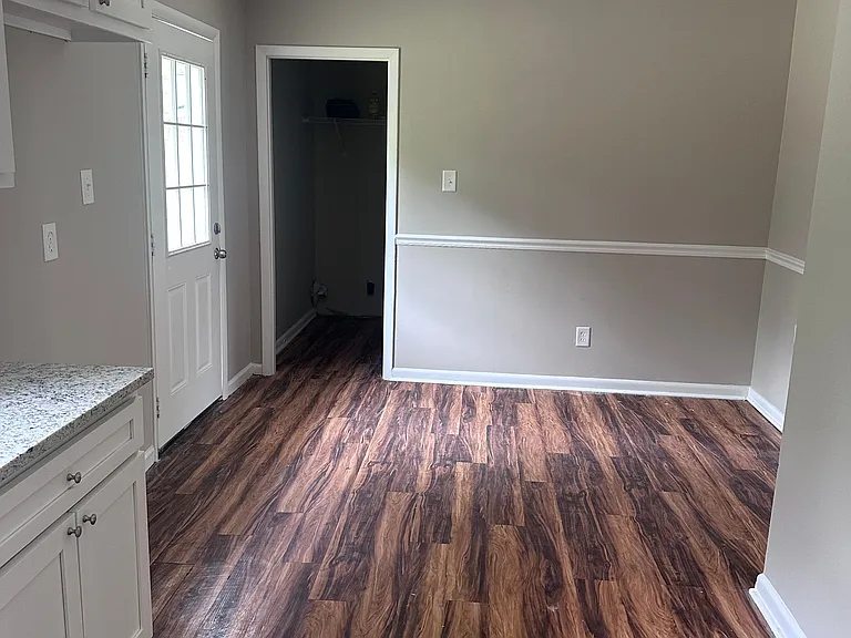 211 Virginia Dr — Photo 7