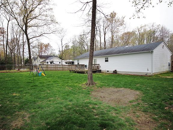 4th image of 35769 Army Navy Dr