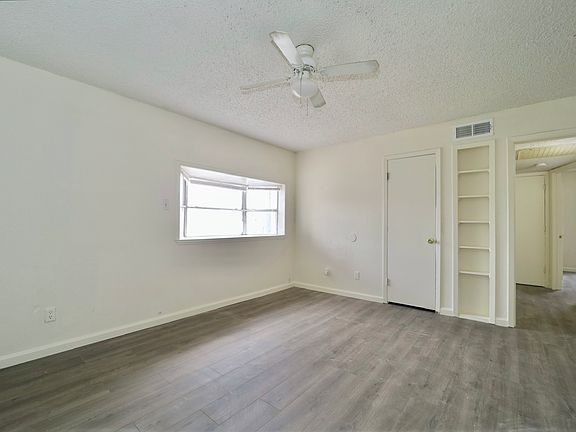 4th image of 4832 Wellesley Ave APT D