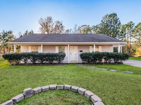 111 Hemlock Rd, Lufkin, TX 75901