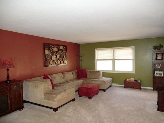 2nd image of 3 York Dr