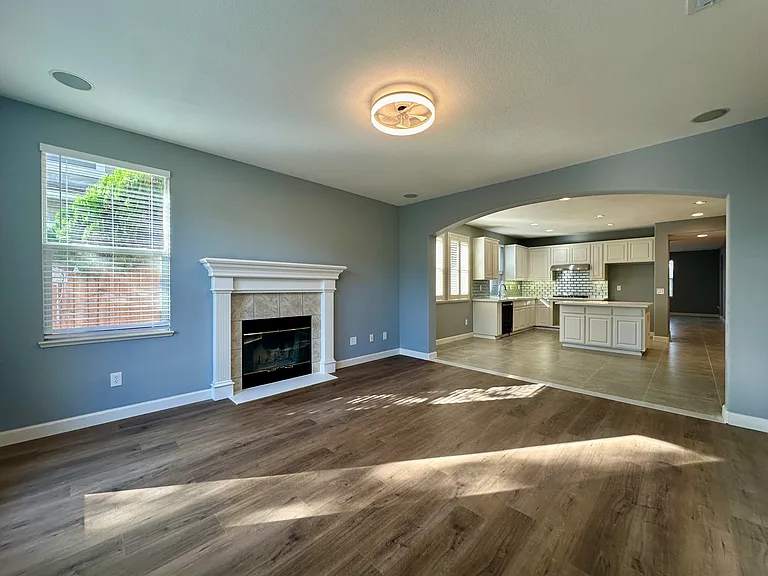 907 Star Tulip Dr — Photo 10