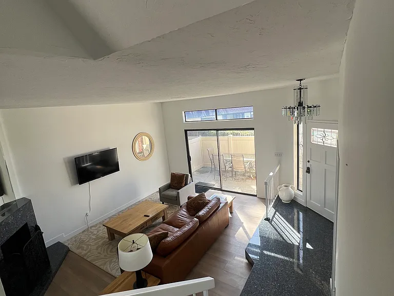20737 Roscoe Blvd — Photo 3