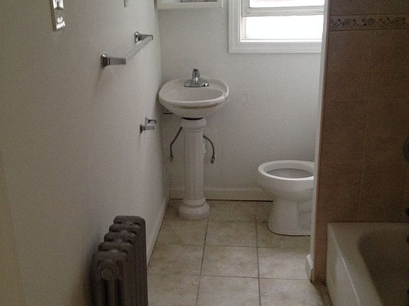 5th image of 84 N Park St APT 3