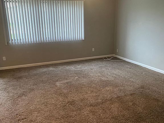 3rd image of 11660 Club House Dr #1