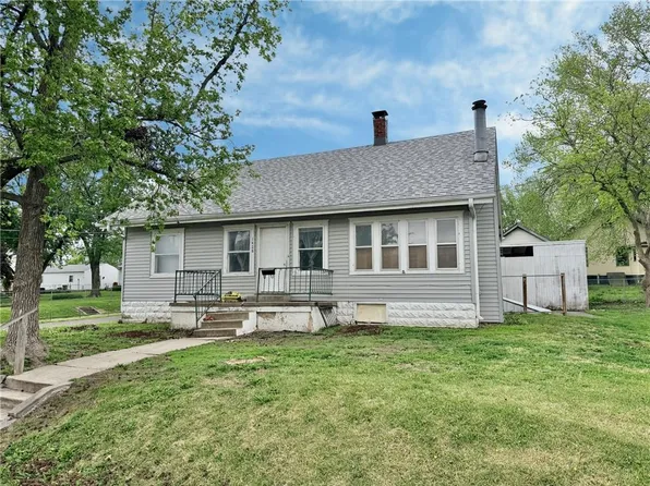 1428 Cedar St, Trenton, MO 64683