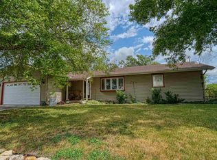 608 Arnold Dr, Lyons, KS 67554