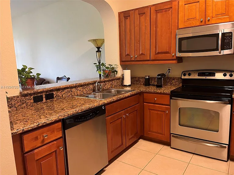 3500 Oaks Clubhouse Dr #308 — Photo 16