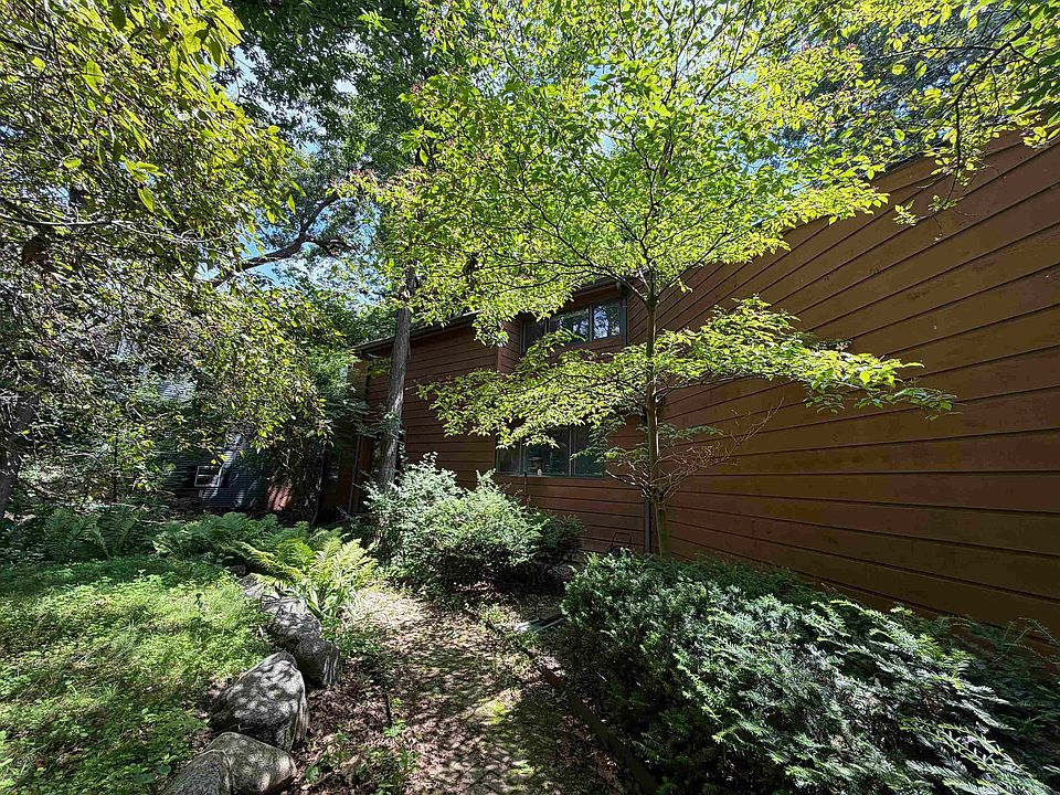 1st image of 2872 Osmundsen Rd