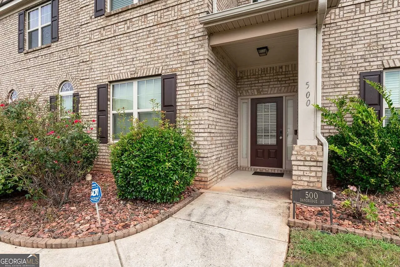 4 bed, 3.5 bath, 4762 sqft, $995 — Photo 2